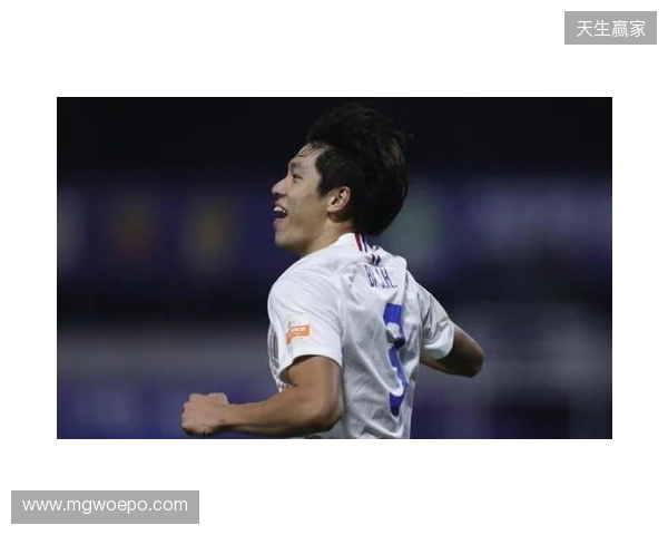 半场-玉昆暂0-0申花 约尼查造险两队合计1射正